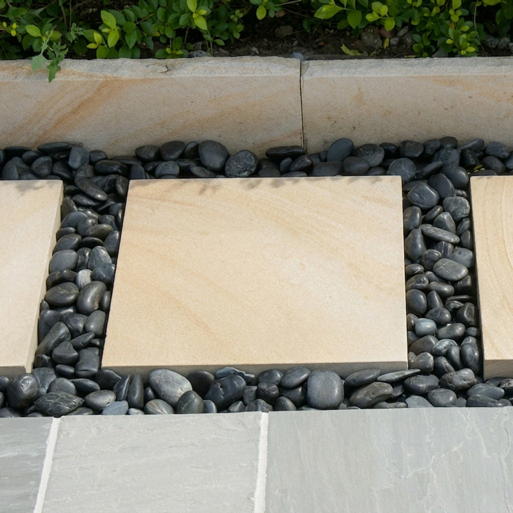 Black Polished Pebbles - 10-30mm - 20kg Bag - 1st Quality