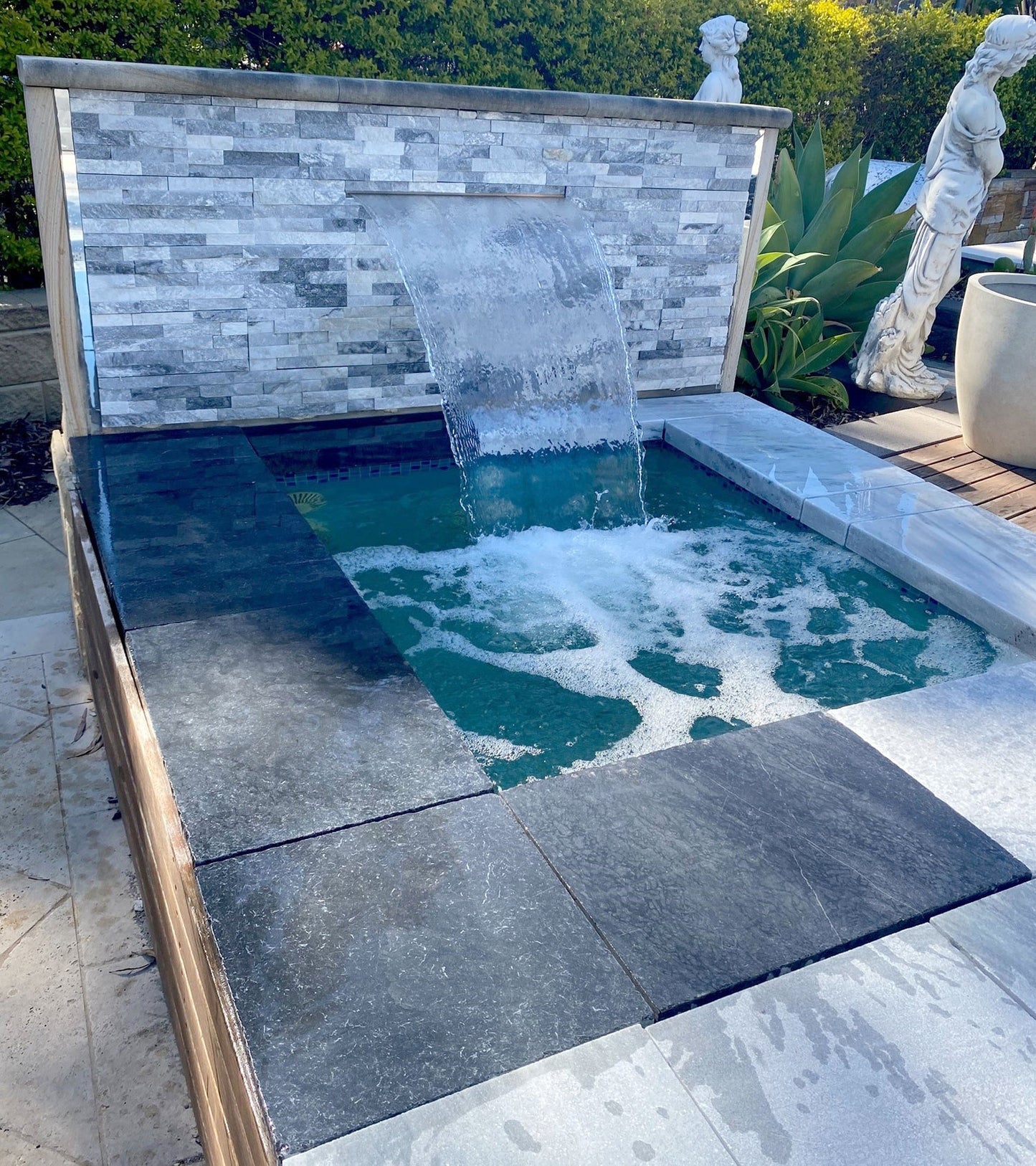 Lavido Tumbled Marble 600x400x30/60mm Drop Nose Swimming Pool Coping - 1st Quality - Laid around Swimming Pool - Available at iPave Natural Stone